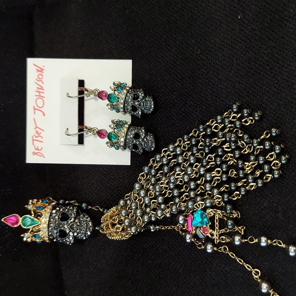 Betsey Johnson SKULL NECKLACE & EARRINGS